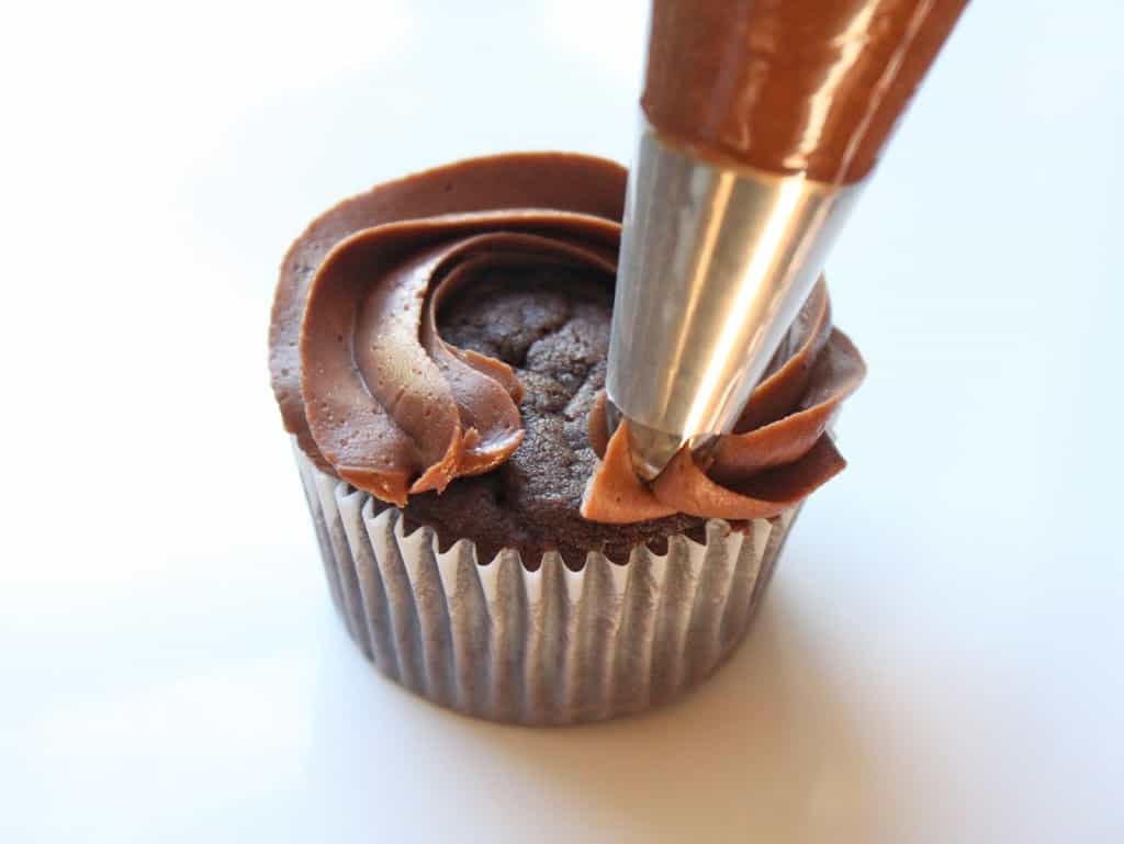 Piping tutorial for perfectly frosted buttermilk chocolate cupcakes