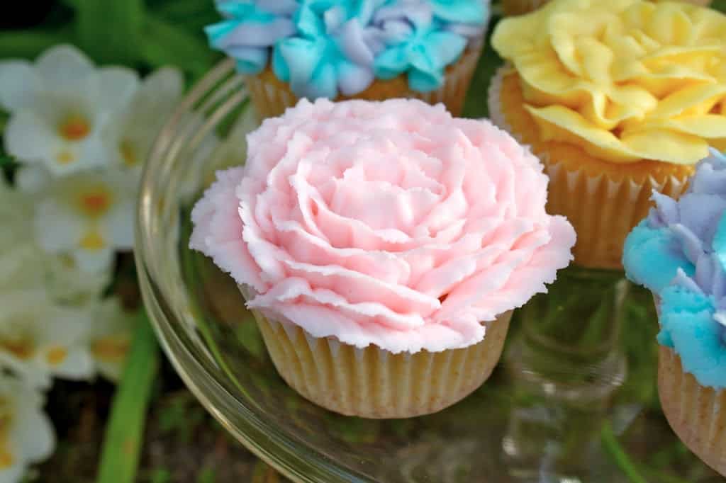 floral flower cupcakes spring recipe how to decorate a carnation