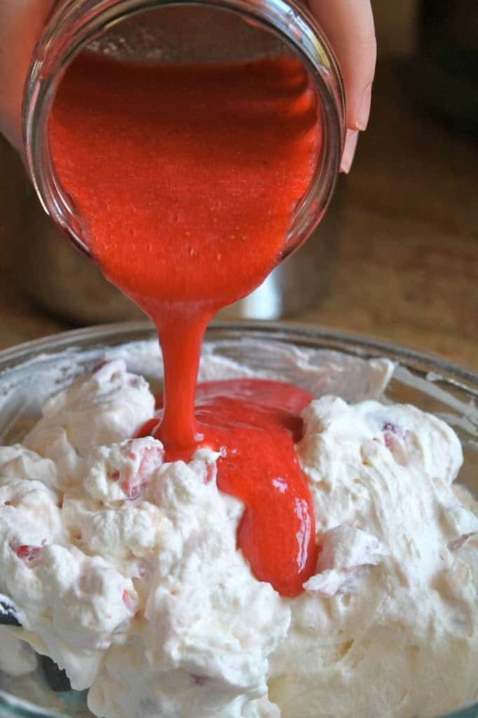 strawberry meringue ice lollies