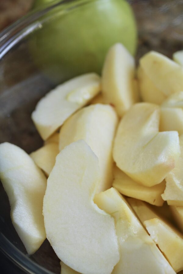 sliced apples