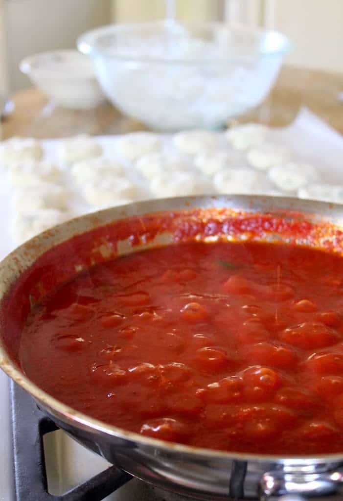 making homemade tomato sauce for pasta