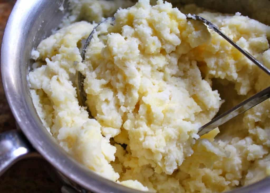 making mashed potatoes
