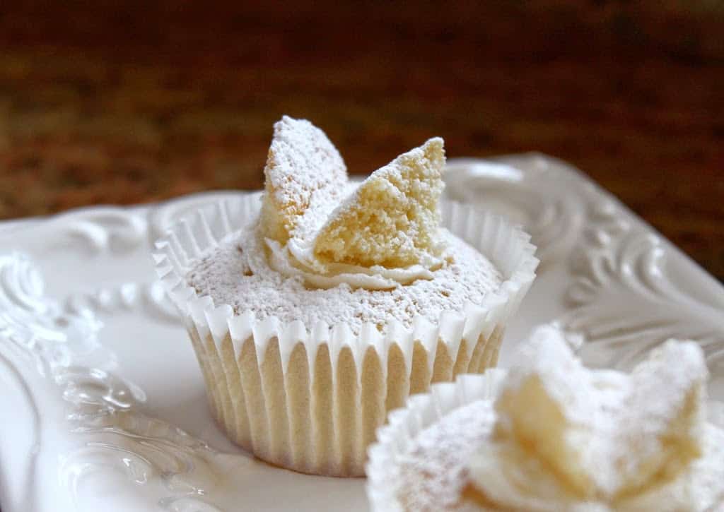 cupcakes with angel wings