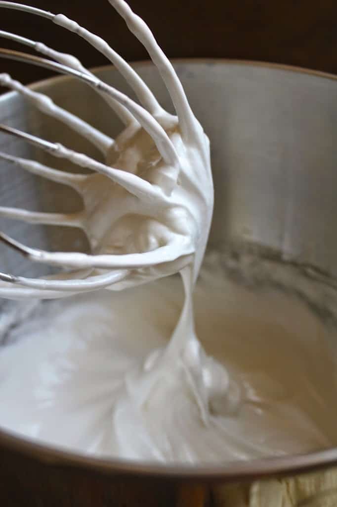 making meringue topping
