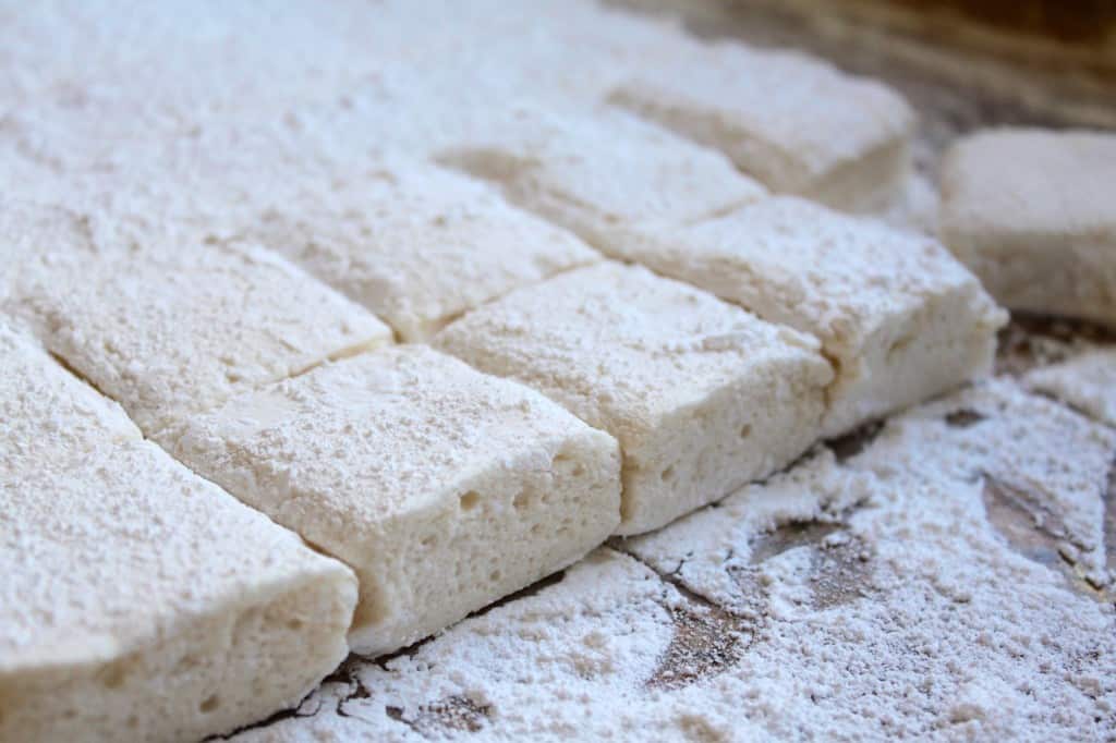 how to make homemade marshmallows without corn syrup being cut