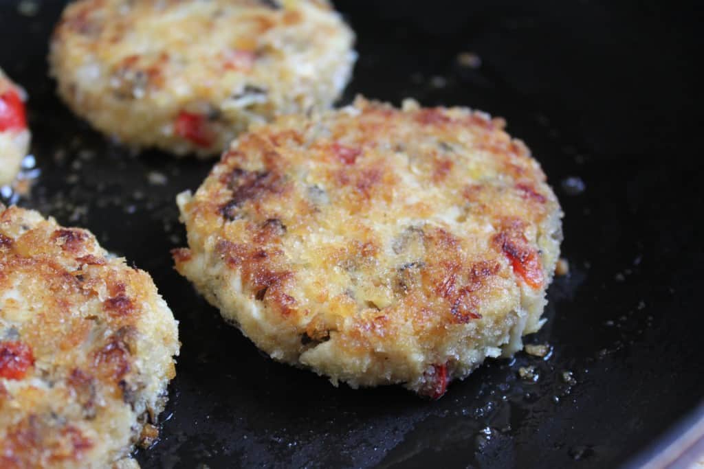frying crab cakes