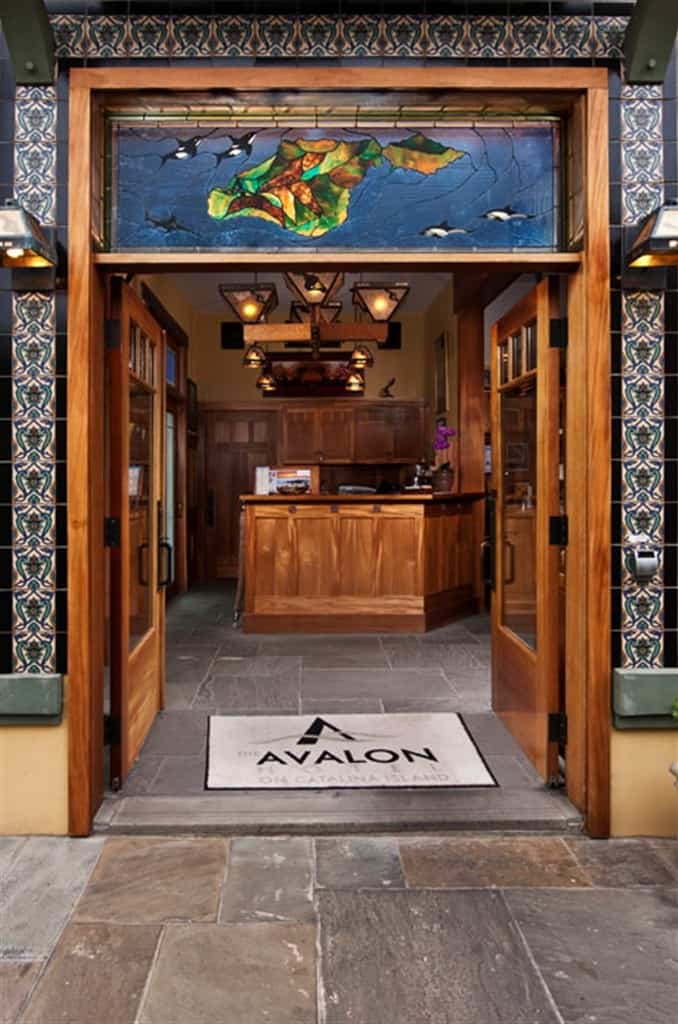 Avalon Hotel entry