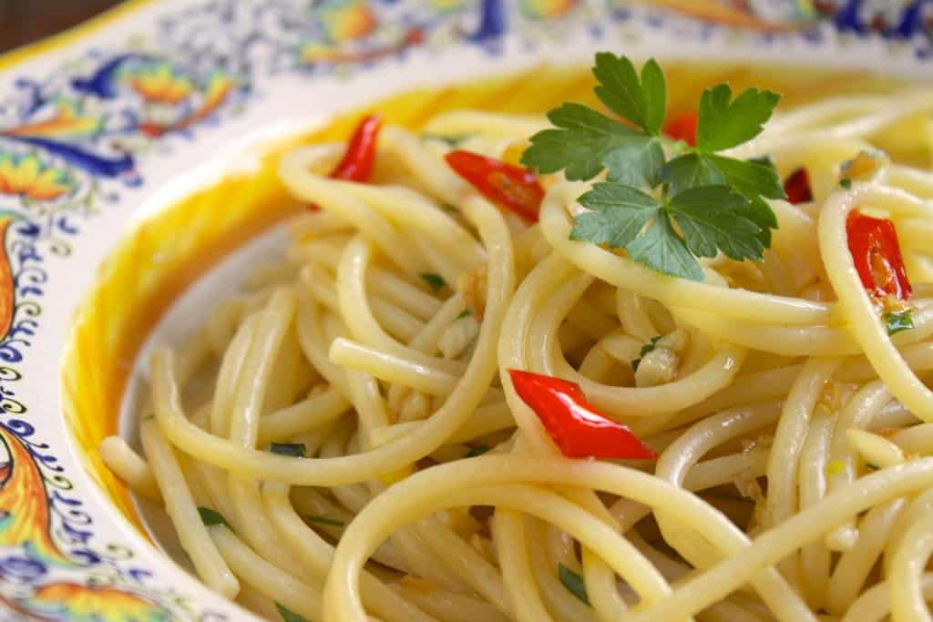 Spaghetti Aglio olio peperoncino Garlic Oil pasta recipe