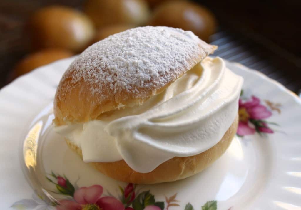 cream buns similar to Swedish semla or semlor