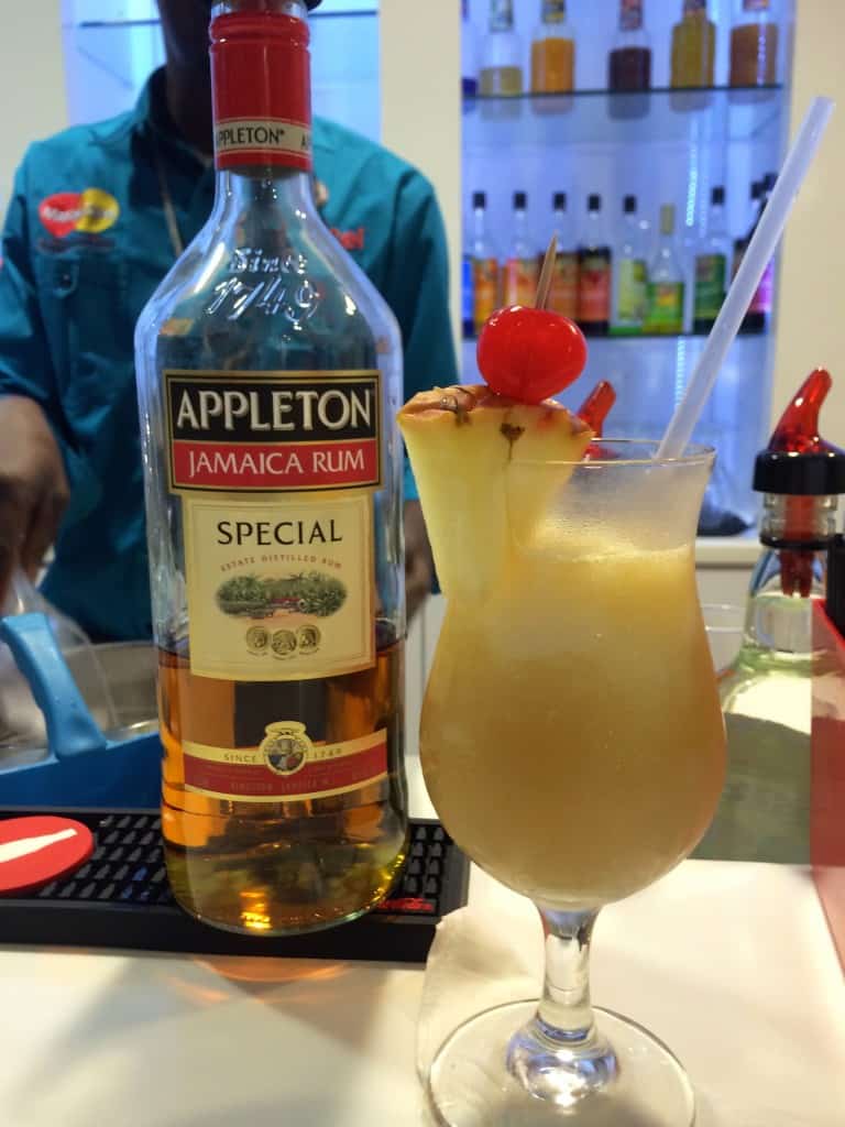 Cluby Mobay cocktail