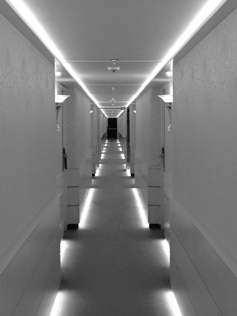 Amacerto hallway