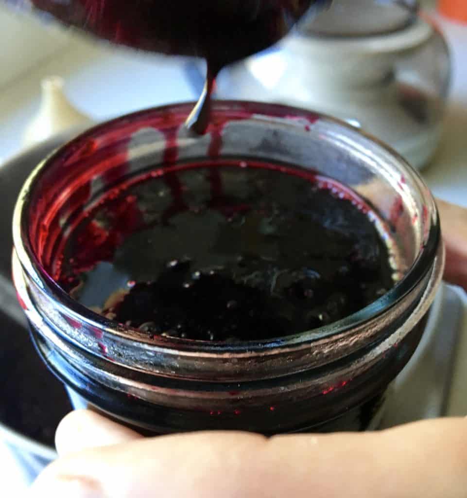 Making blackcurrant jam