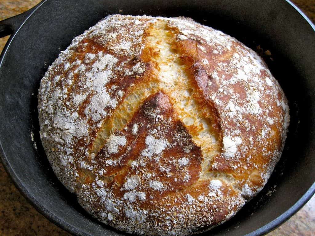 No Knead bread in Lodge Logic pot holiday gift guide