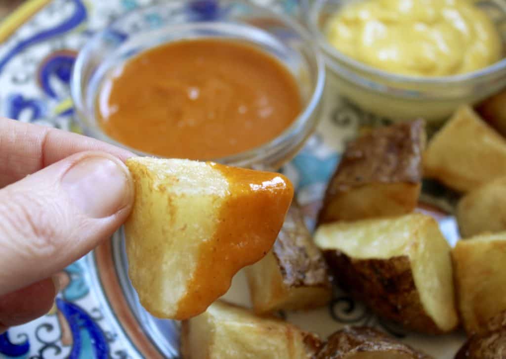 Potato with salsa brava 