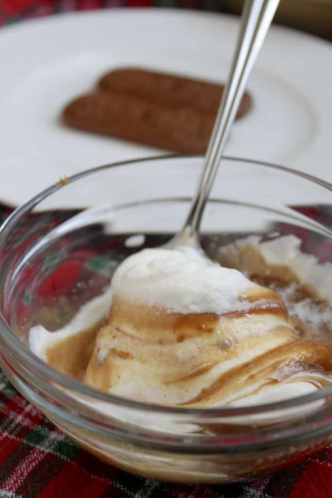 Adding whipped cream to cookie butter Speculoos cookie and Magnum Cream Liqueur Dessert recipe