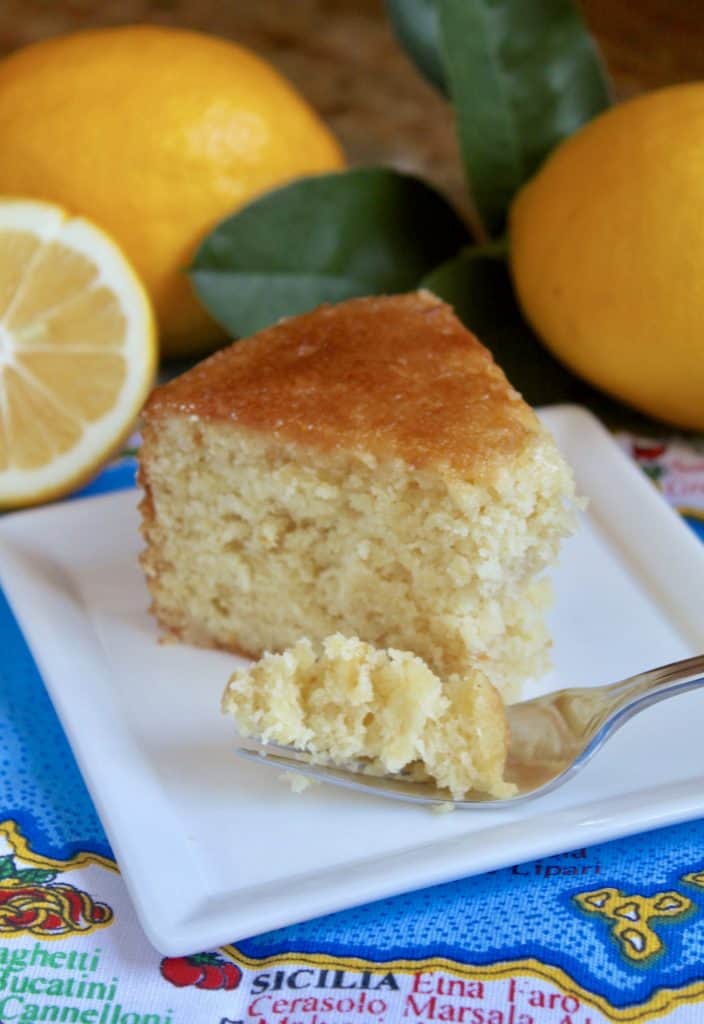 Sicilian whole lemon cake