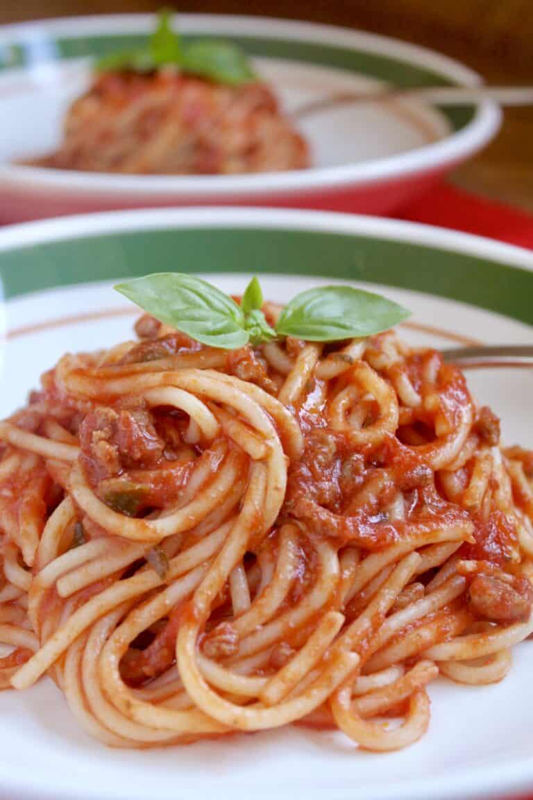 Spaghetti Sauce (Easy Italian Recipe with 6 Ingredients) - Christina's ...