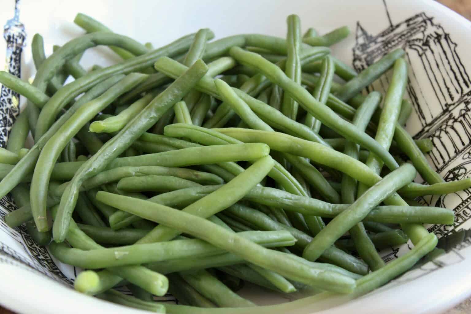 Green Bean Salad (Easy Italian Recipe - Served Cold or Hot) - Christina ...