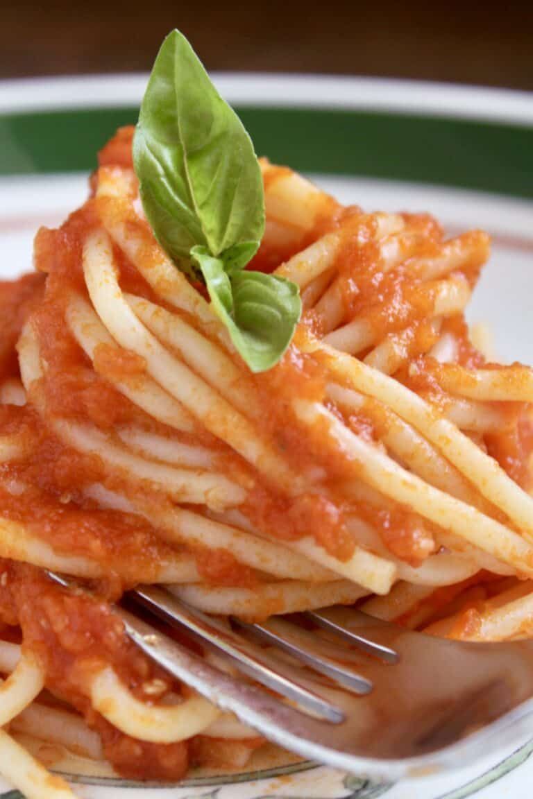 Fresh tomato sauce recipe - Christina's Cucina