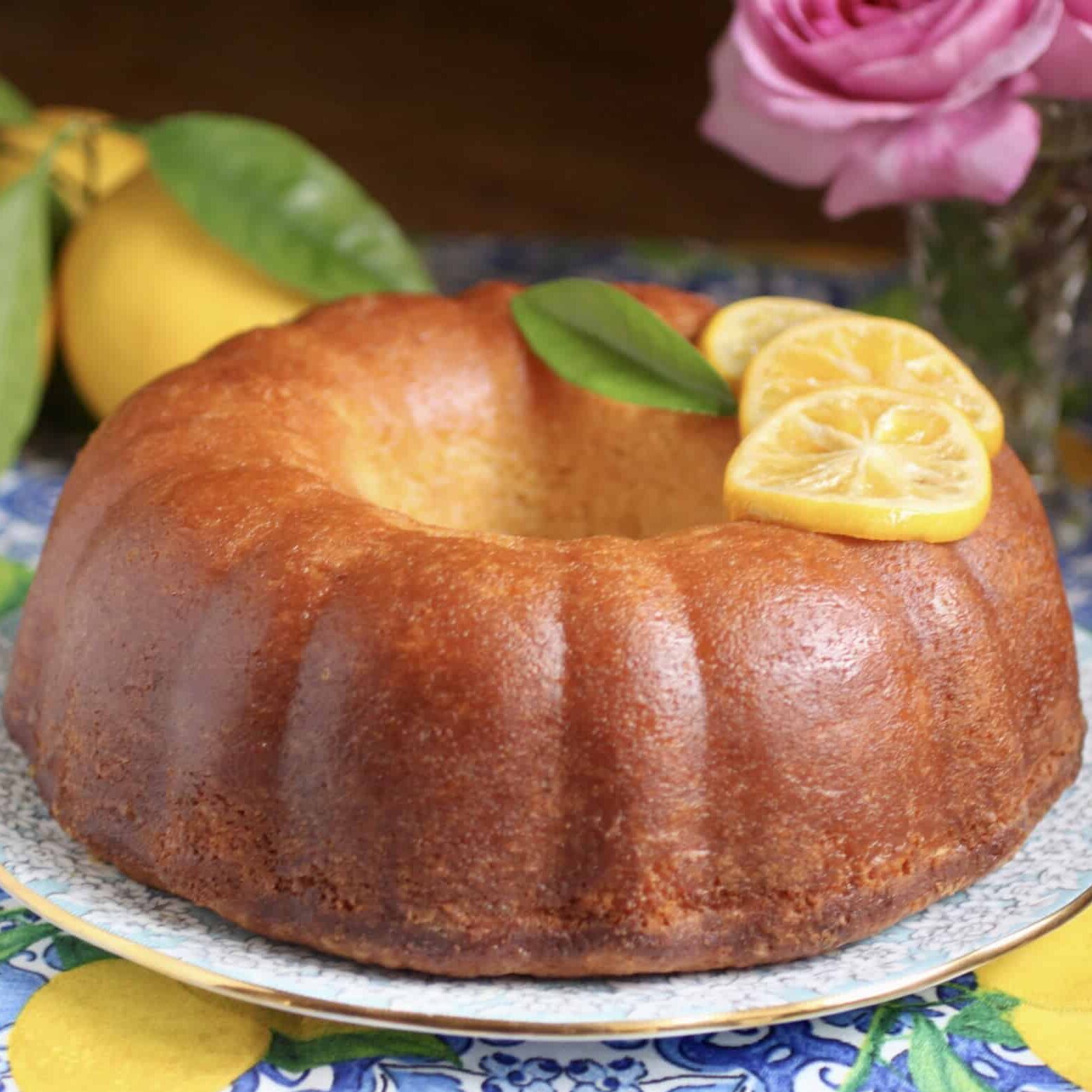 Bundt cake with lemon slices on top