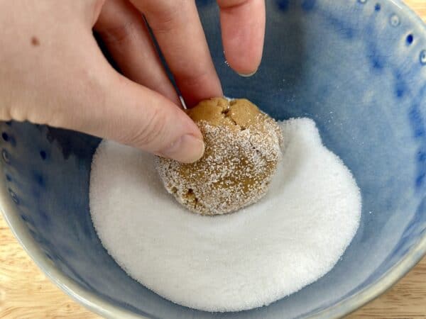 dipping cookies in sugar