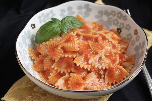 farfalle in a bowl